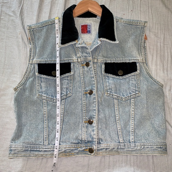 Vintage 90s Denim Vest with velvet accents - Picture 6 of 6